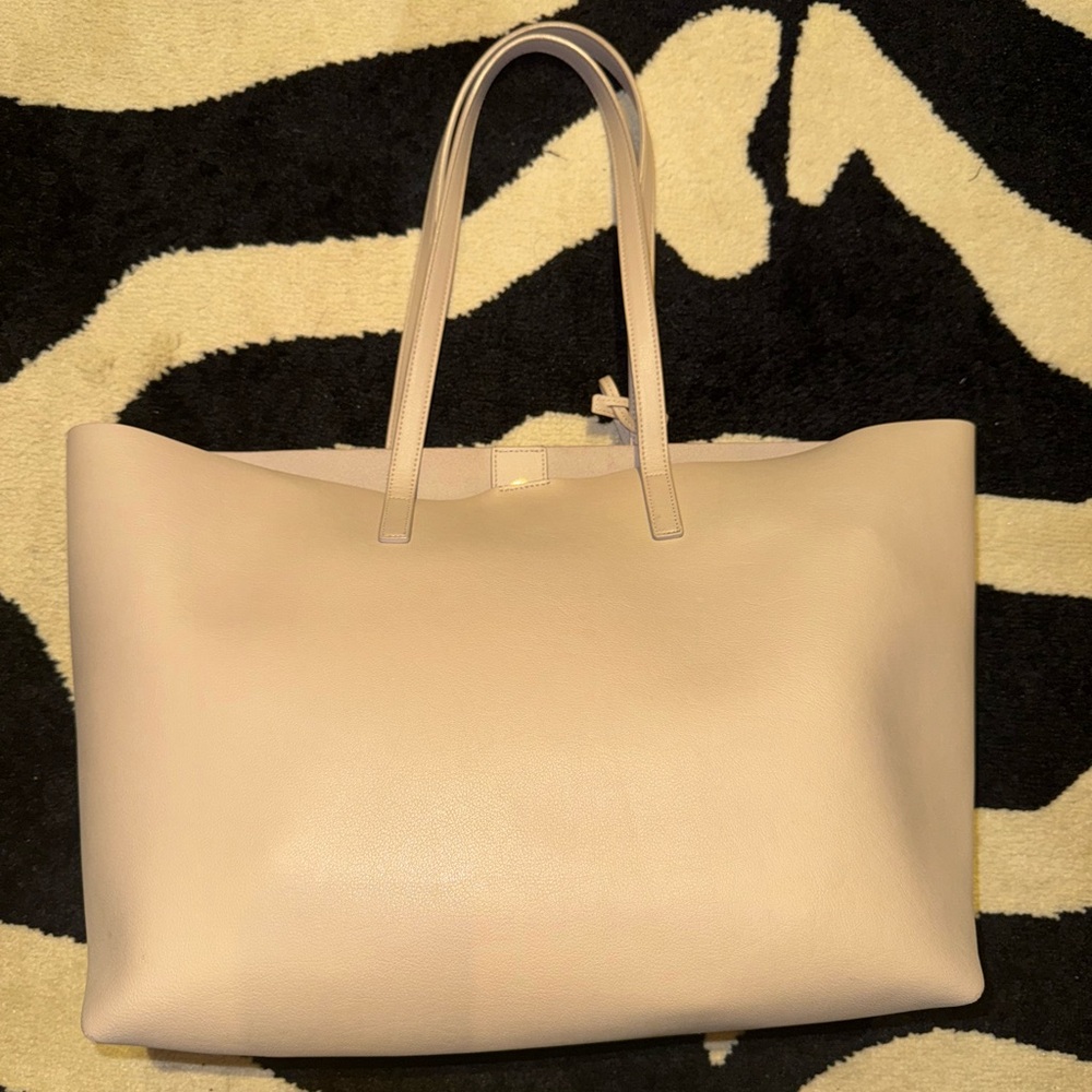 AUTHENTIC SAINT LAURENT LEATHER SHOPPING TOTE - Picture 2 of 16